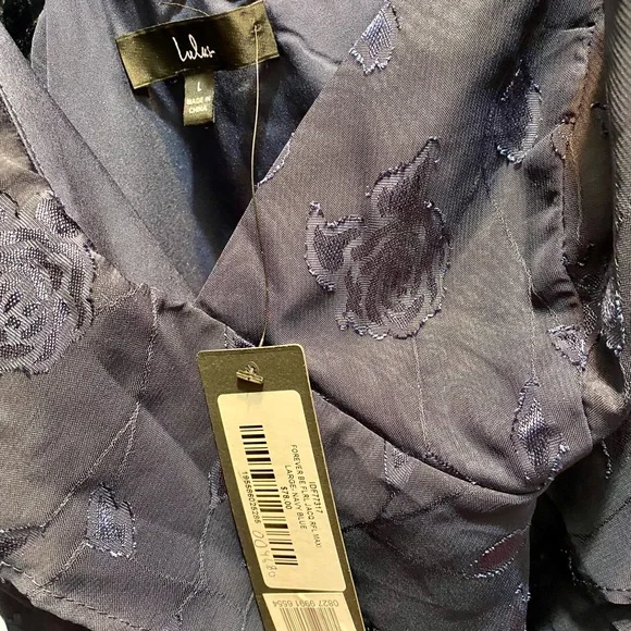 NWT! LuLus sleeveless dress overlayed in sheer lace features a high-low hemline - Picture 4 of 7